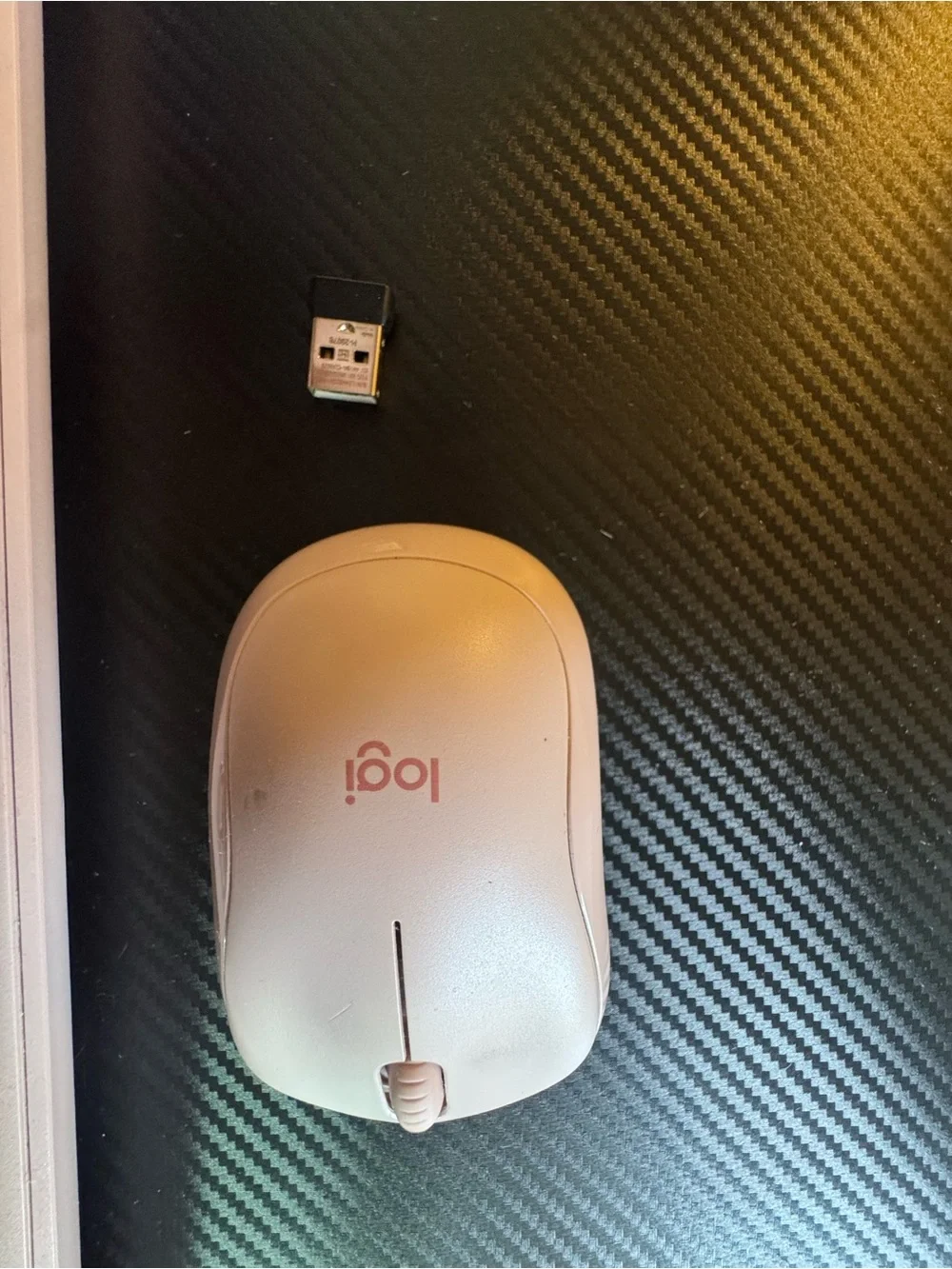 Logitech Wireless Keyboard and Mouse Set in Light Pink USB included